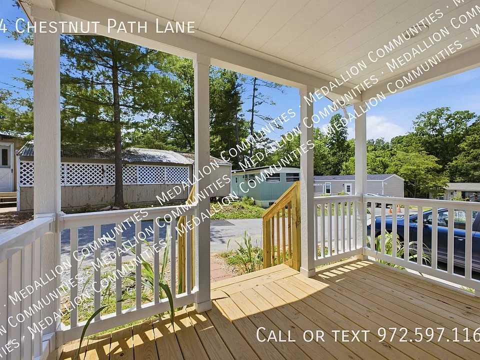 54 Chestnut Path Ln
