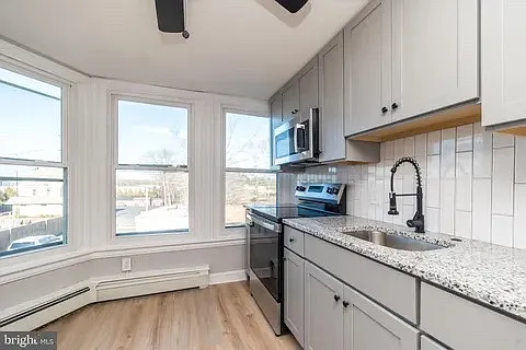 706-708 E Walnut St #B — Photo 8
