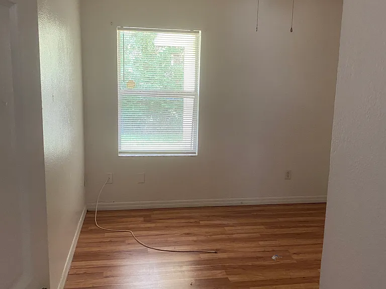 526 Loomis Trl — Photo 11