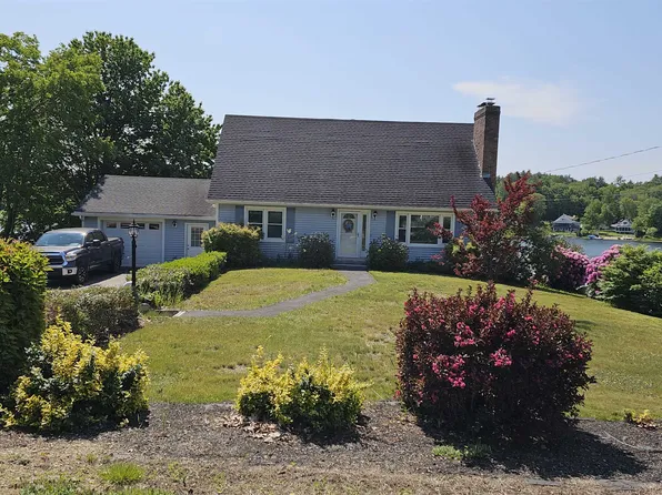 169 Georgetown Drive, Barnstead, NH 03225