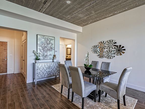 3rd image of 2938 N Halsted St #205