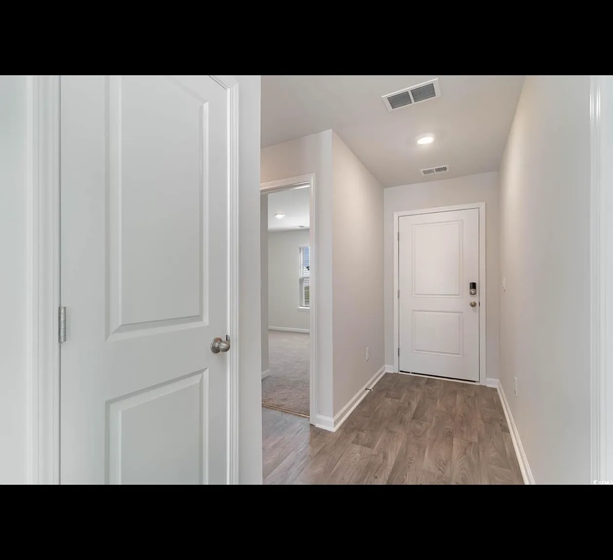 3 bed, 1256 sqft, $2,250 — Photo 2