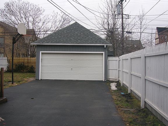 2 Cars Garage