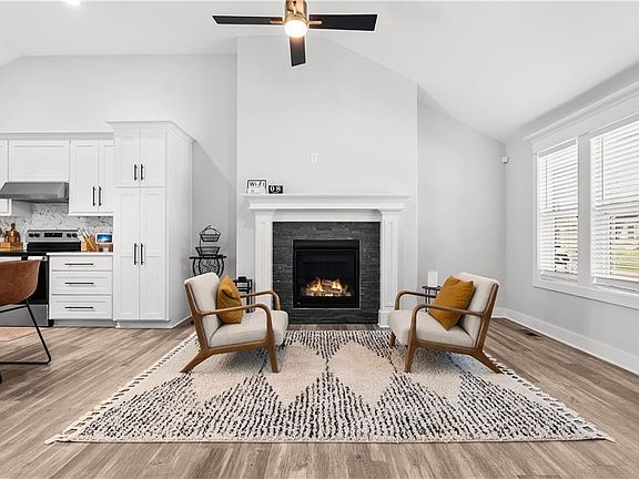3rd image of 1126 N Holland Dr