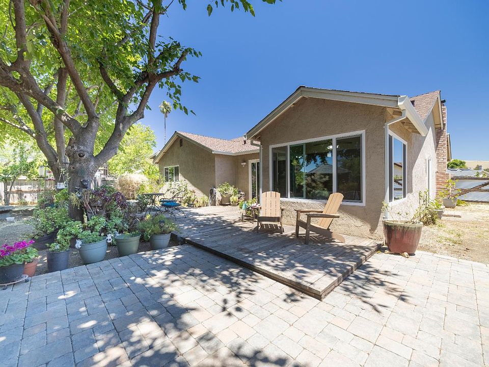 1st image of 701 Sequoia Drive