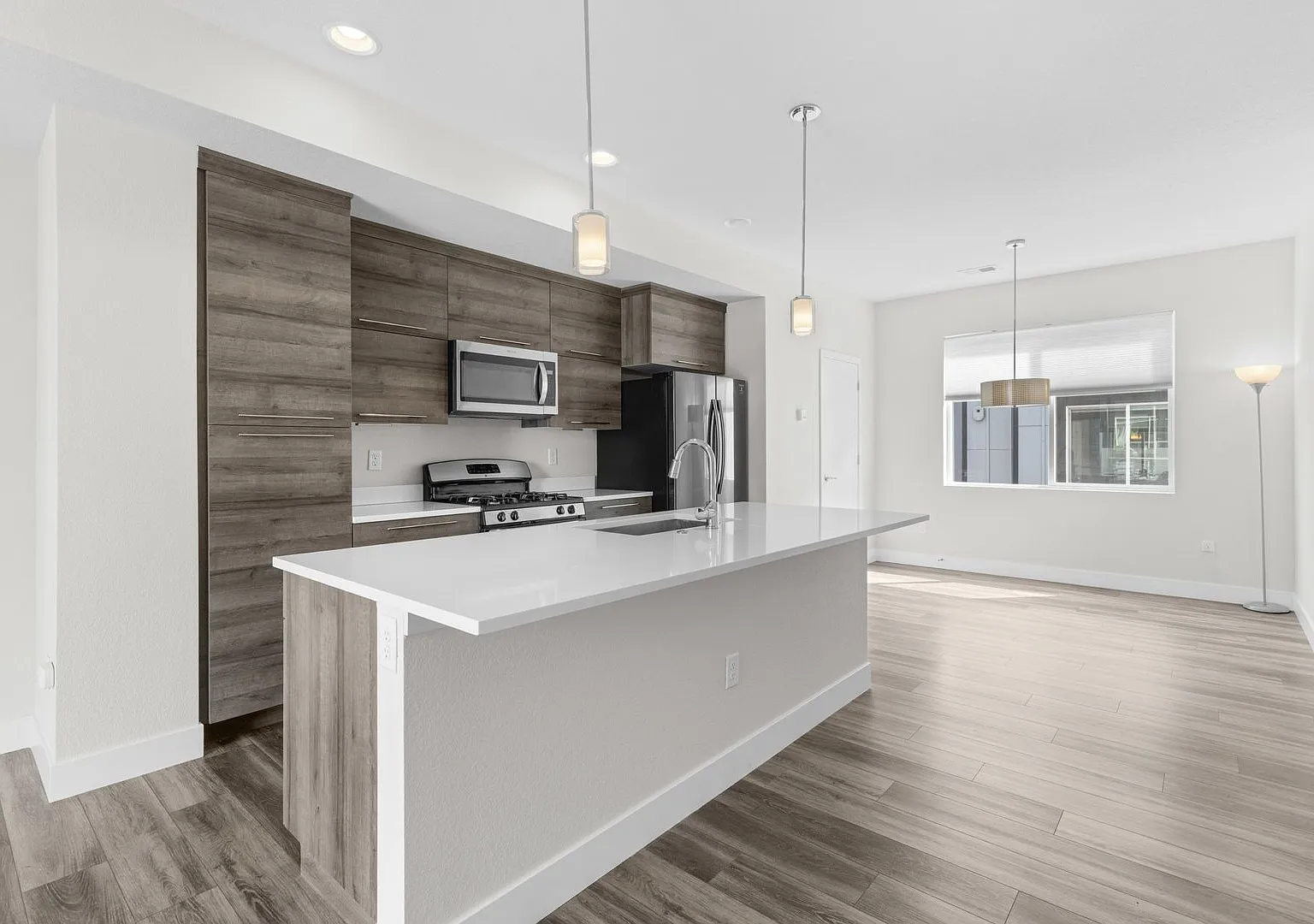 Spacious 3BD/2.5BA Home in Lakewood, CO! — Photo 1