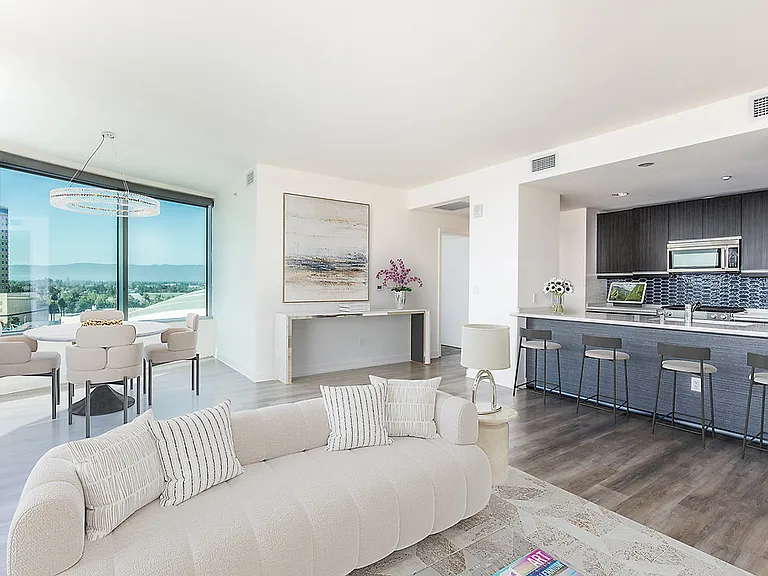 360 Residences — Photo 14