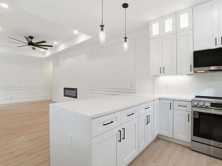1228 E Anderson St #A — Photo 15