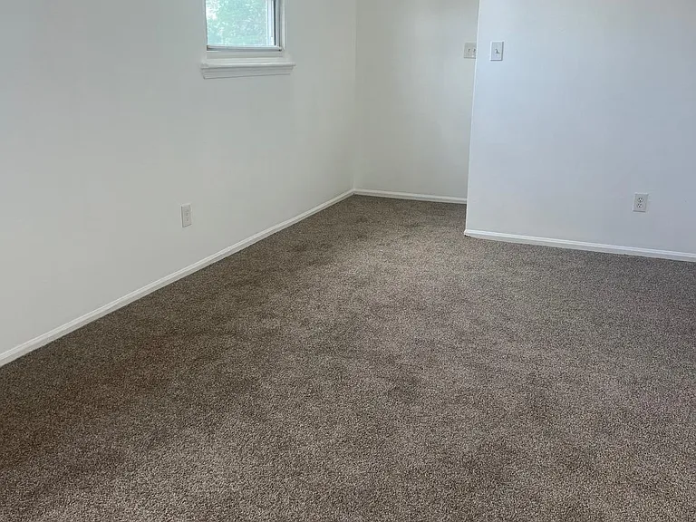 521 Corinthian Ave — Photo 7