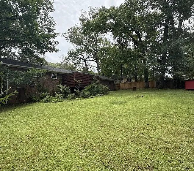2407 Summerland Dr — Photo 15