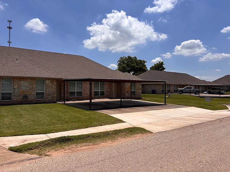 967 Underwood Rd — Photo 2