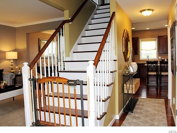 3rd image of 7 Brewster Ct