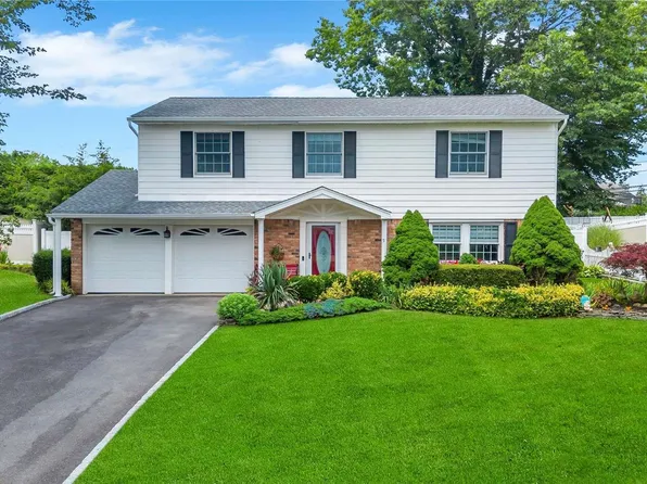 5 Bond Lane, Nesconset, NY 11767