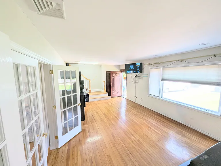 471 Franklin Ave #1 — Photo 7