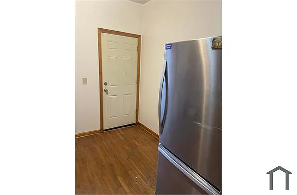 Building Photo - 3922 W Wellington Ave #1