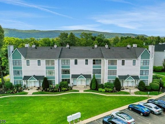 2nd image of 98 Heritage Ln