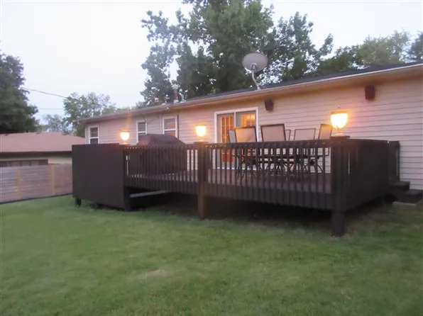 2620 Belle Crest Dr, Lawrence, KS 66046