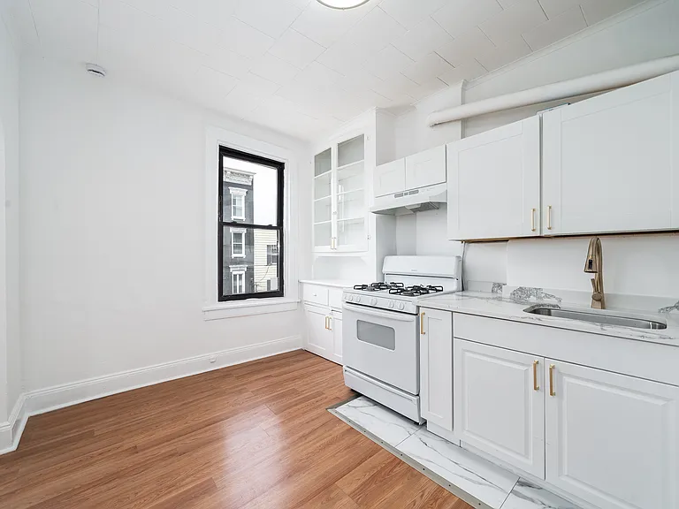 601 Willow Ave #3F — Photo 4
