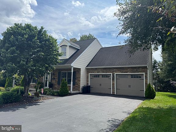 5th image of 717 Ash Dr