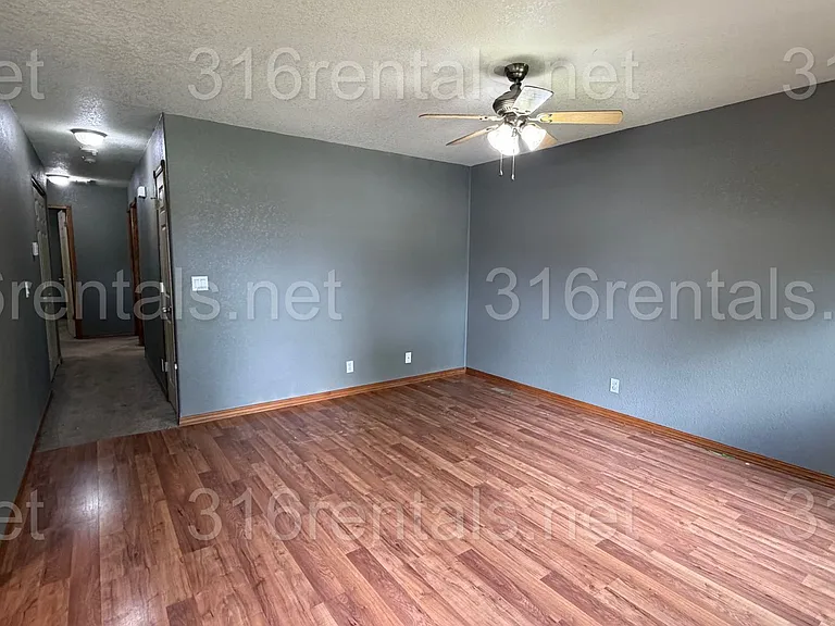 421 E 15th Ave — Photo 3