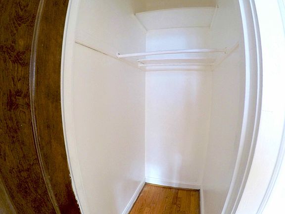 3rd image of 3316 W Balmoral Ave #2