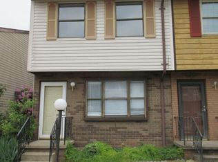 301 Palmer Dr, Parkersburg, WV 26104
