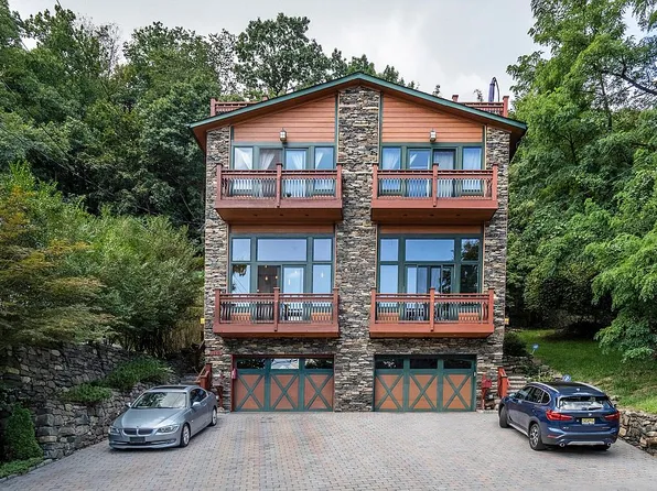110 Undercliff Ave #110, Edgewater, NJ 07020