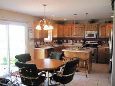3rd image of 865 Meadowbrook Ln
