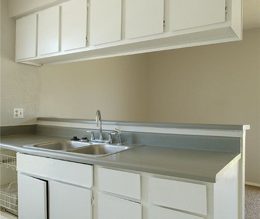 4th image of 1114 Autumn Cir APT B
