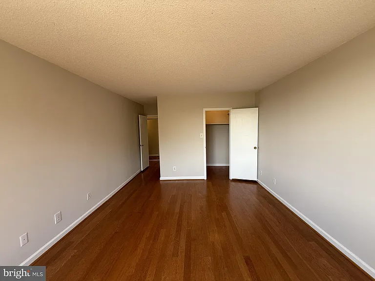 5225 Pooks Hill Rd #1011N — Photo 8