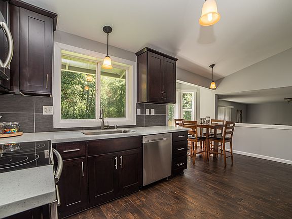 4th image of 16817 114th Avenue Ct E