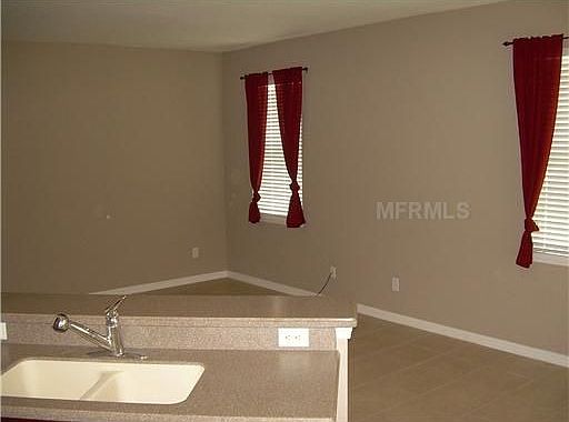 2nd image of 905 Summit Ash Ct
