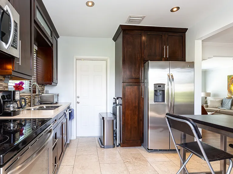 1810 SW 32nd Ct — Photo 13