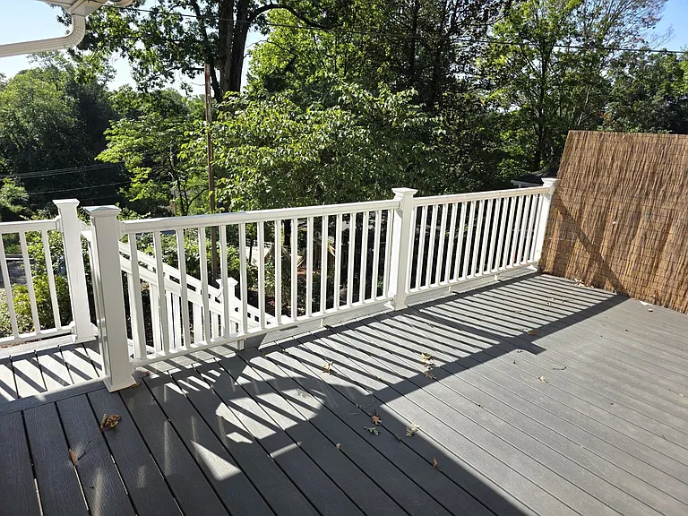1046 N Main St — Photo 28