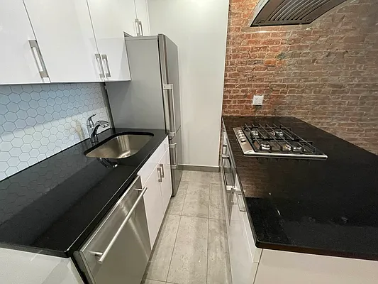 Rented by Bond New York | media 22