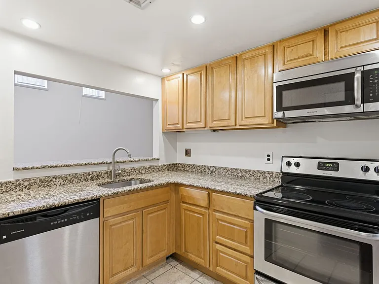 2837 Cambridge St #2 — Photo 7