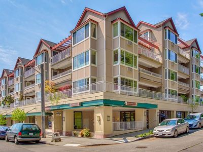 2425 33rd Ave W UNIT 207, Seattle, WA, 98199