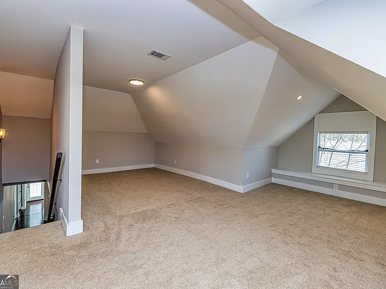 1678 Dorsey Ave — Photo 23