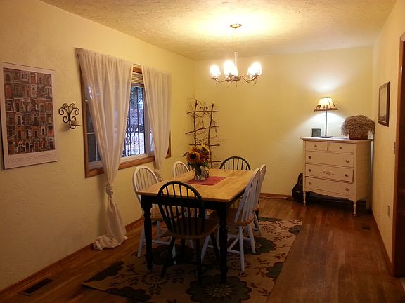 Formal dining room