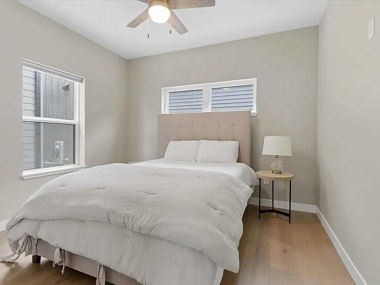 820 Clay St — Photo 7