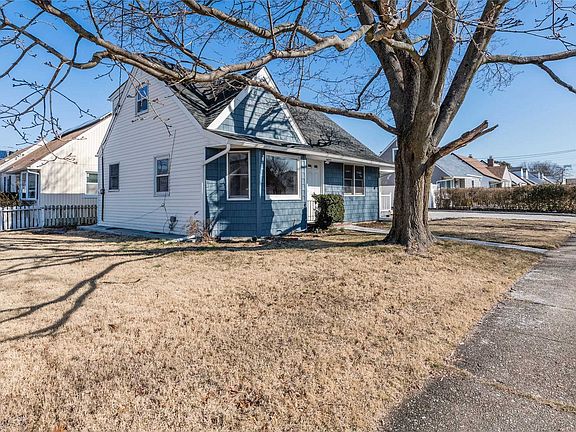 4th image of 58 Nassau Ave