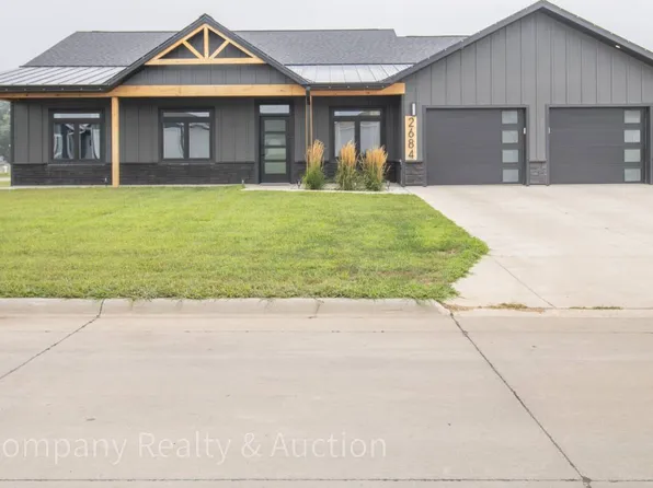 2684 Warren Cir, Rock Valley, IA 51247