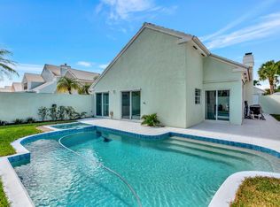 3 Dorchester Cir, Palm Beach Gardens, FL 33418