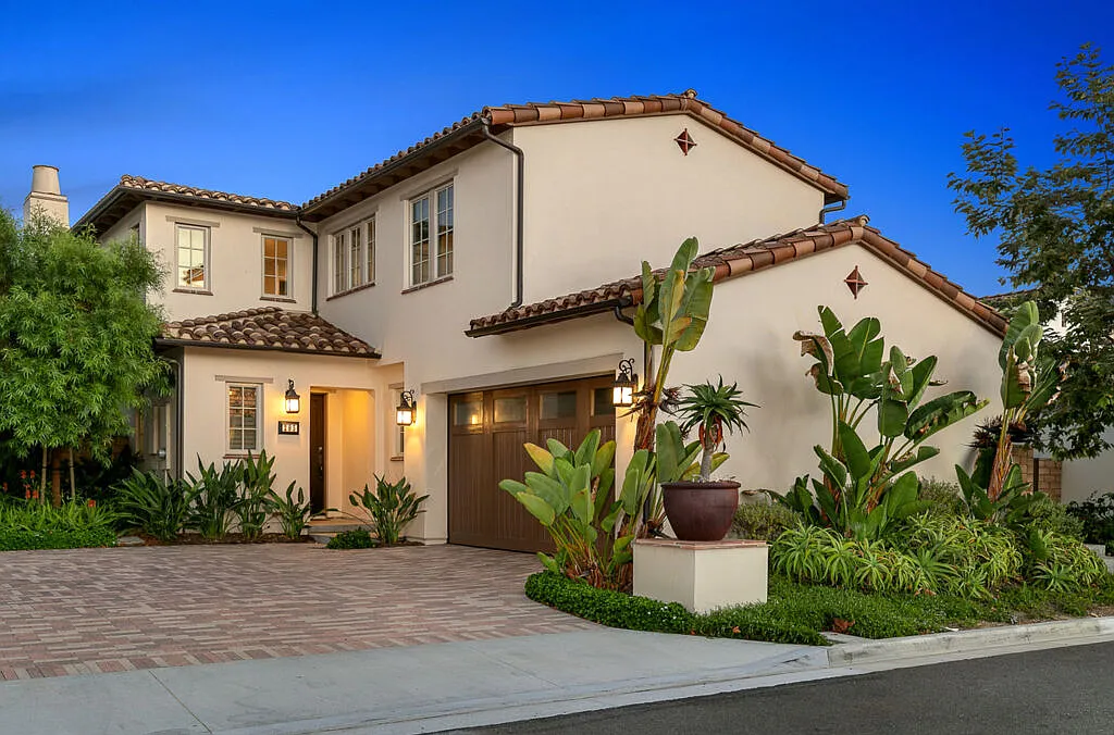4 bed, 4.5 bath, 2825 sqft, $13,000 — Photo 1