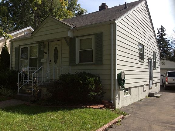 2nd image of 674 E Beverly Ave