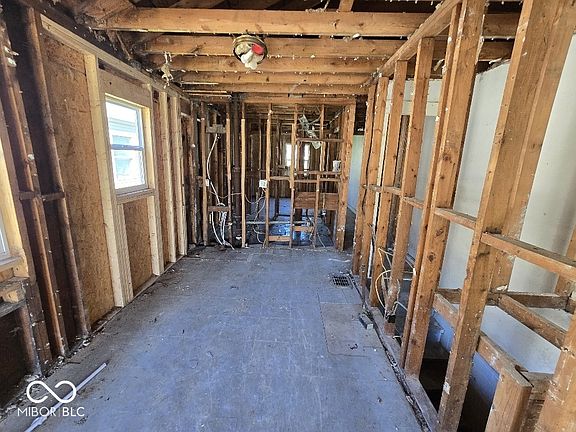 5th image of 1021-1023 N Centennial St