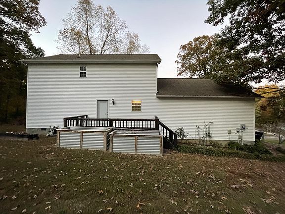 2nd image of 106 Benwood Trl NE