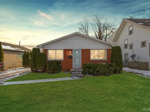 18634 Common Rd, Roseville, MI 48066