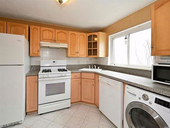 3rd image of 307 Oak Ave