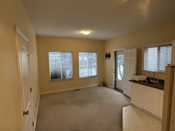 17425 64th Ave, Surrey, BC V3S 1Y8